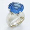 anillo de plata topacio azul