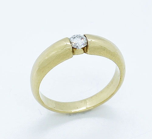 Anillo de compromiso en oro con diamante talla brillante de 0,20 quilates