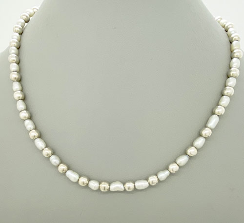 Collar de esferas de plata con perlas naturales