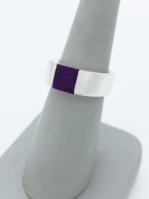 anillo de plata con amatista