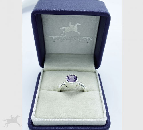 Anillo de plata con amatista ref