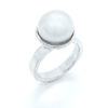 Anillo de plata con perla natural
