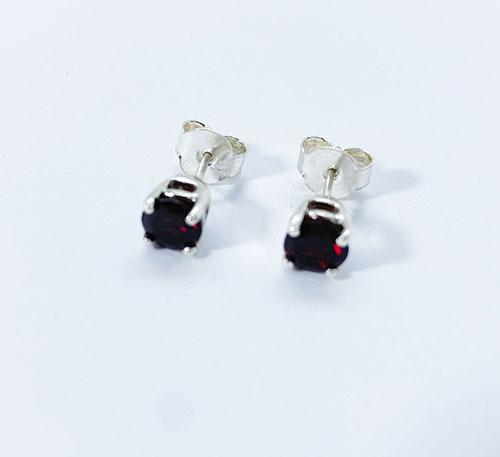 Aretes de plata con granates naturales