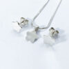 Set dije collar y aretes de plata ley 0,925, peso 6 gramos. Diseño de estrellas.