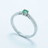 Anillo de plata con esmeralda