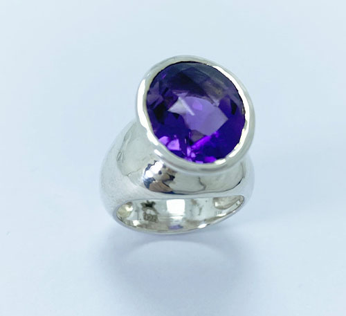 Anillo de plata con amatista